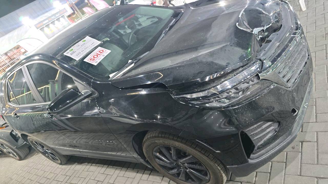 أيكونكس 24 ls
حادث بس بنيد بدون ايرباك وبيها بارد بلباب فقط سعرها 170 وبي مجال رقم نجف باسمي حره