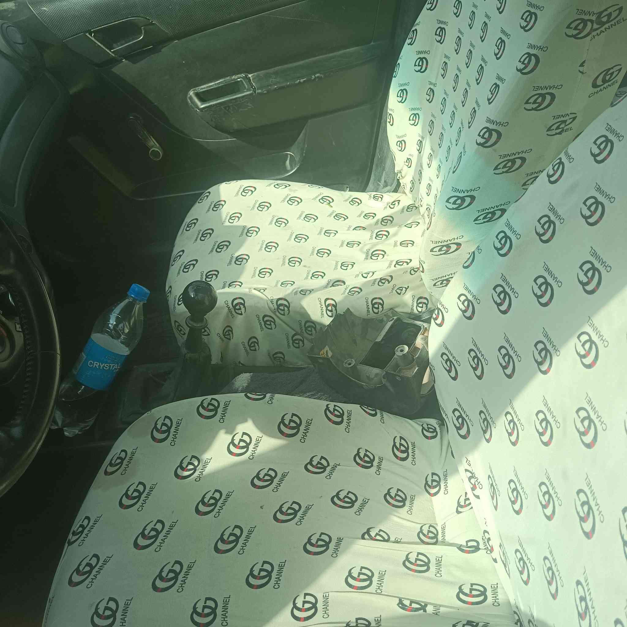 افيو 2007 جاهزه مكينه وكير وحداديه مصفره هيئه ومرور سنويتها ماساقطه تحويل مباشر سعرها 38 وبيها مجال قليل ***********
