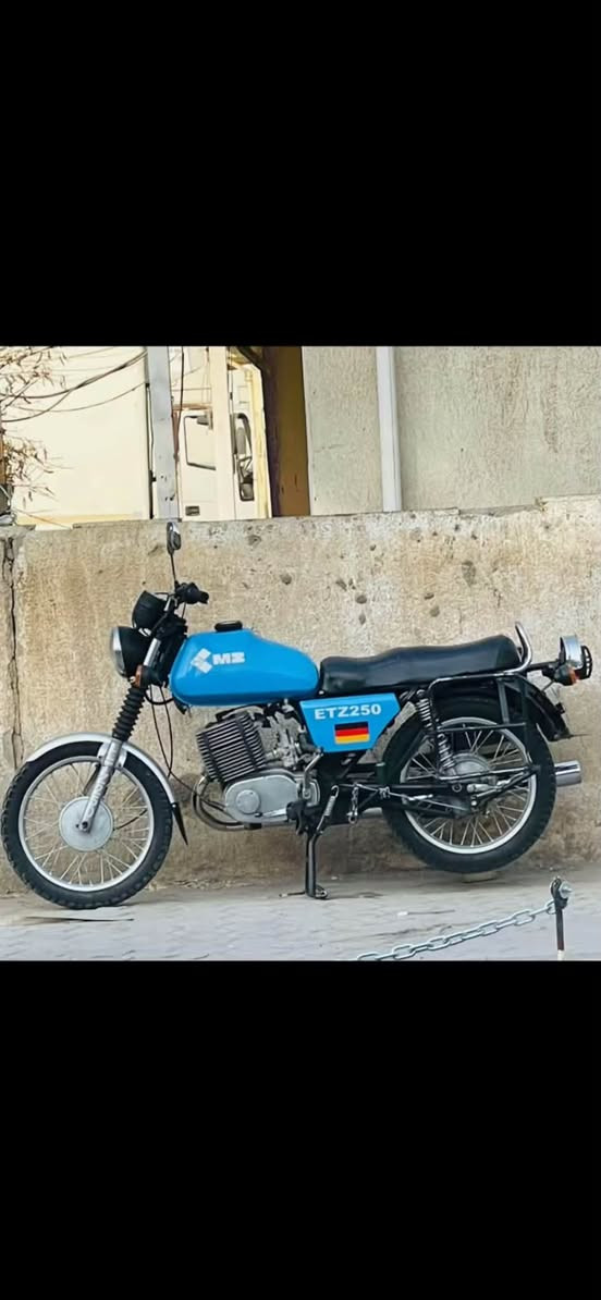 سلام عليكم ماطور اصولي للبيع مامتواجد على الفيس اتصل فقط*********** موديل 82 ✋🏻مكانه واسط عزيزيه

