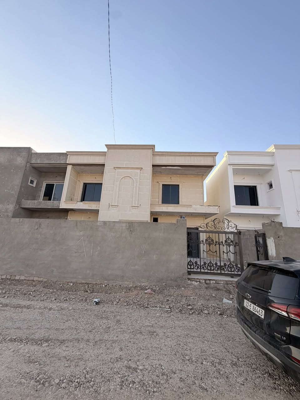 السلام عليكم 
دار للبيع في مجمع الناصر السكني
الدار جاهز للسكن باقي فقط تقفيلات 
اقساط من شركة حصرا 
من صاحب الدار حصراً

مساحة الدار 200 متر. 
10*20
مكون الدار من 
4 غرف نوم 
صالة+ استقبال 
مطبخ 
كراج+ حديقة 
مقدمه 65 + الشهر 750 الف ققط 
دار مغلف فلين + اشتايكر + سيراميك 
للاستفسار اكثر مراجعة مكتب عقارات و مقاولات السردام او الاتصال 
***********
***********
