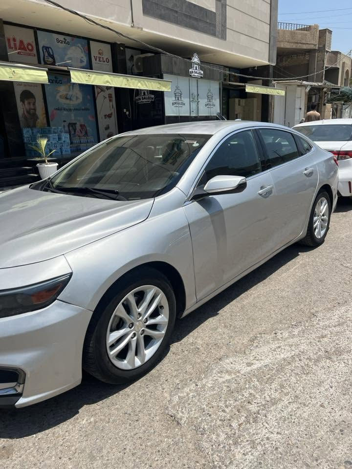 سلام عليكم
ماليبو lt للبيع فقط 
موديل 2017
معروفة موصفات lt
السيارة عليها ادامة كامله نضيفة كلش والصور تحكم 
كير مكينة كفالة 
السيارة بيها اربع قطع صبغ بدون دواخل حادث خفيف 
بدون لغد بدون شاصي 
ايرباك دركة وبردة فقط راجع سستم 
السعر 90 بيها مجال بسيط
مكان بغداد الدورة 

***********
