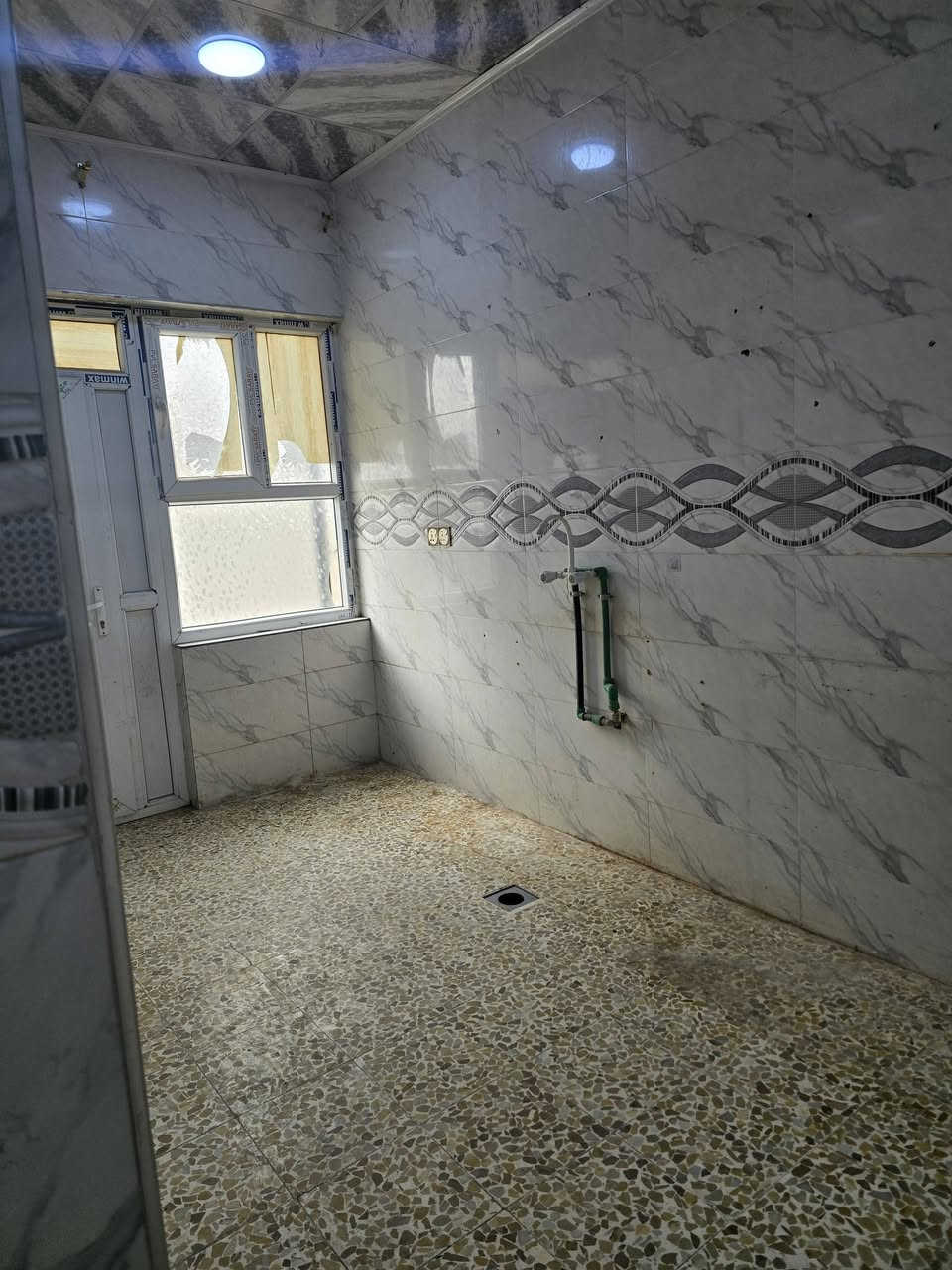 الايجار بيت طابق ارضي
حي الشيماء الاولى جانب الايسر من مدينه الموصل
المساحه 130 متر السعر 300
غرفتين وهول استقبال ومطبخ ومشتملات وكراج
بناء حديث سيراميك
***********
***********
