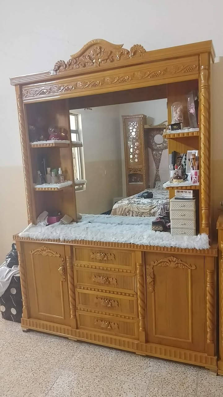 غرفه للبيع اخو الجديده سعر مليون وميه بيها مجال موقع موصل حي الجزائرللستفسار على ***********
