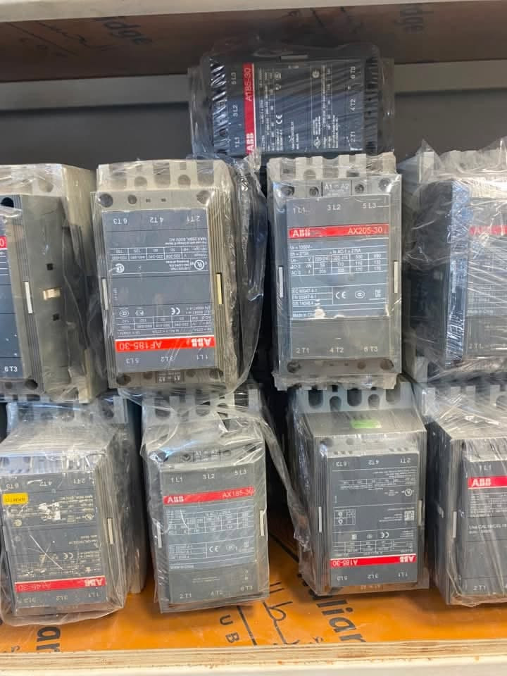 كونتكترات + قواطع Schneider / ABB**
**جميع الأحجام متوفرة من 100 أمبير إلى 3200 أمبير**

✅ **بضاعة أصلية - منشأ فرنسي**  
✅ **ضمان سنة كاملة**  
✅ **أسعار جملة خاصة لأصحاب المحلات والمشاريع**  

**المتوفر حالياً:**  
- كونتكتر Schneider TeSys  
- قواطع MCCB - ACB Schneider + ABB  
- قدرات: 100A - 125A - 160A - 250A - 400A - 630A - 800A - 1000A - 1250A - 1600A - 2000A - 2500A - 3200A  
- كويل 220V / 380V حسب الطلب

**الكميات محدودة والأسعار تنافسية جداً**  
للحجز والاستفسار:  
📞 [رقمك]  
📍 [عنوانك]  
الاتصال ***********واتساب 
🚚 يوجد توصيل لجميع المحافظات
ا
#كهربائيات #قواطع_كهرباء #شنايدر #ABB #كونتكتر #مشاريع_كهربائية #أسعار جمله
