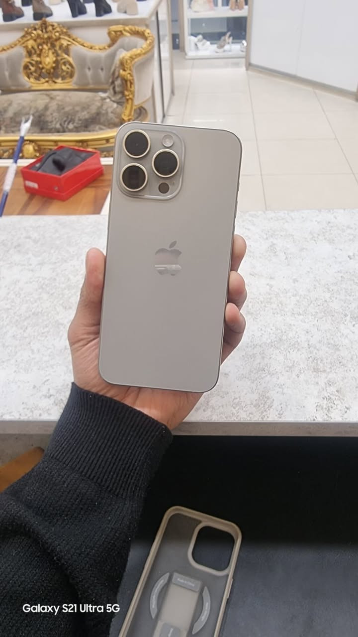 السلام عليكم 
للبيع 
15برو ماكس ذاكرا 256 نموذج M باطارية 89
لجهاز كلش نضيف بس خدش كل بسيط بطرف لكامرا بس مابين يعني الة تركز بي عنواني بغداد ***********
