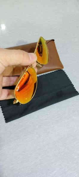 نظارة راي بان ايطالي اصلي
موديل طيارين
عدسات سميك
قياس 55
نضيف جدا جدا ، استعمال قليل
للاستفسار واتس اب: ***********
