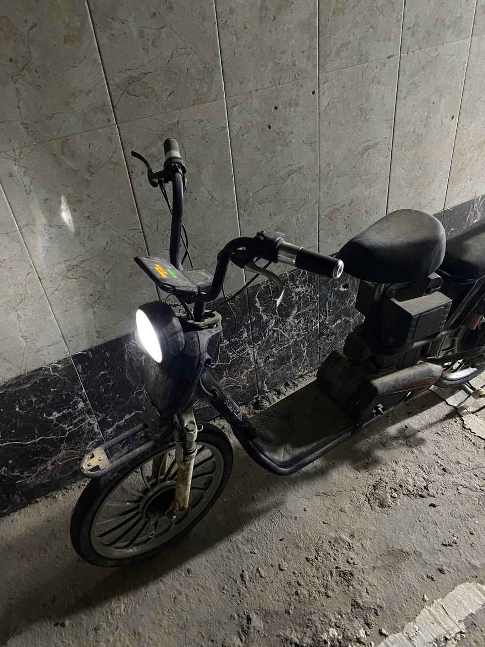 السلام عليكم بايسكل شحن بطاريات جديده بس يحتاج عقل السعر 200 وبي مجال للشراي


**إذا كنت صاحب هذا الإعلان وتريد حذفه لأي سبب، رجاءا أرسل رسالة إلى الدعم الفني**