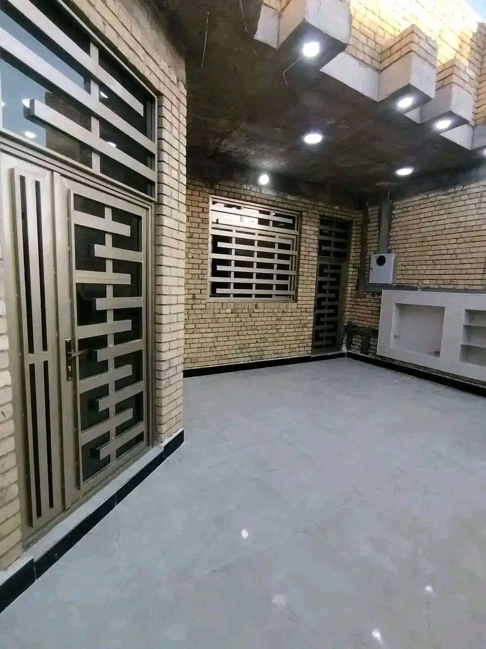 🔥 عرض مميز💯
🏠دار الـــبـــيـع نـهـاونـد 11الف 🏠
 خلف شــارع 30م قرب البطاقة الوطنيه 
  
المساحه 200متر 10*20
بيت طابواا صرف// جاهز السكن🔑 

   🔰طابق واحد يتكون من🔰
   غرفتين نوم صاله+بيتونه
        مطبخ استقبال
↔️ صحيات خارجية وداخلية
 الاستفسار اتصال هاتف اوواتساب 
 ***********)📱

