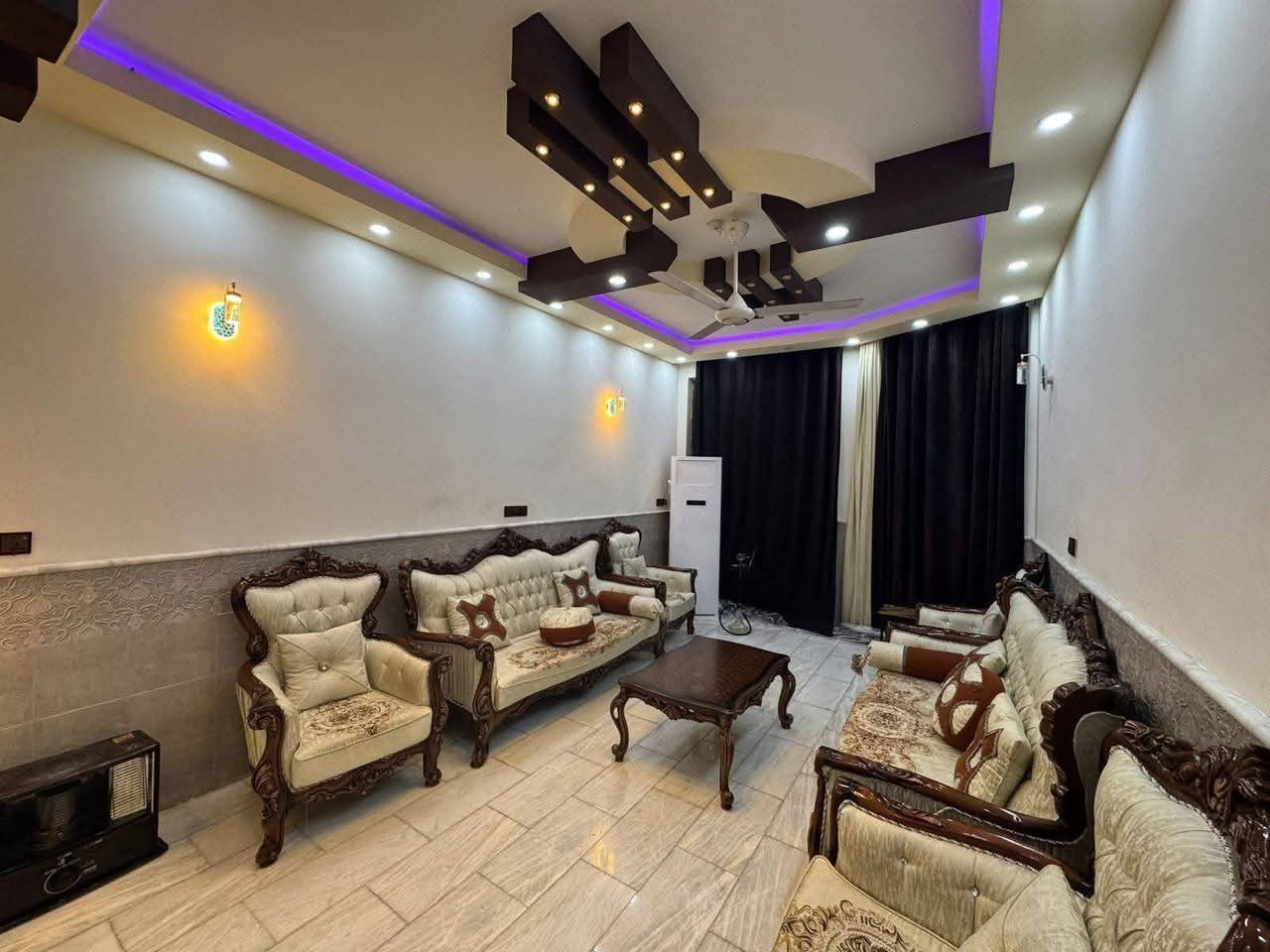 الدار للبيع مساحه ١٥٠ متر طابو صرف موقع مميز جداااا
٤ _ مدارس قرب البيت __طابقين البيت يحتوي على ٤ غرف نوم

العنوان ابي غرق حي الحسين

للاستفسار الاتصال على الرقم ***********

أو مراسله صفحه مكتب حي الحسين للعقار استقبل كافه عروضكم
