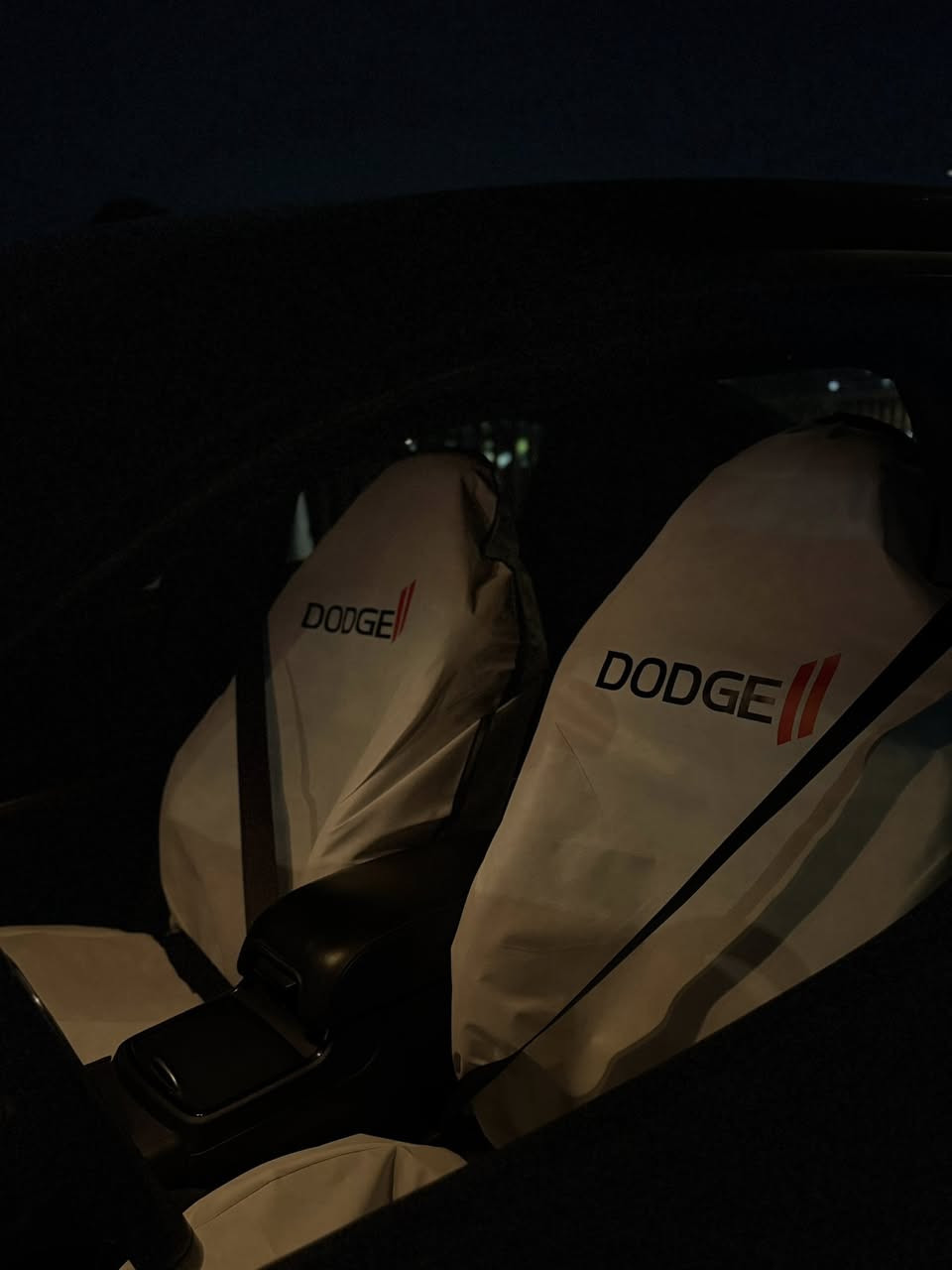 جارجر 2019 ارتي اصل باسمي رقم بغداد الجديد تحويل ثاني يوم 
ماشيه 25 مايل وقابل للزياده جاهزه بدون اي نقص 
عنوان السياره بغداد الغزاليه 
ب175 ورقه رجا فقط شراي يتصل *********** 
بيها قطع صبغ بدون دواخل صور سونار وحادث منشوره
