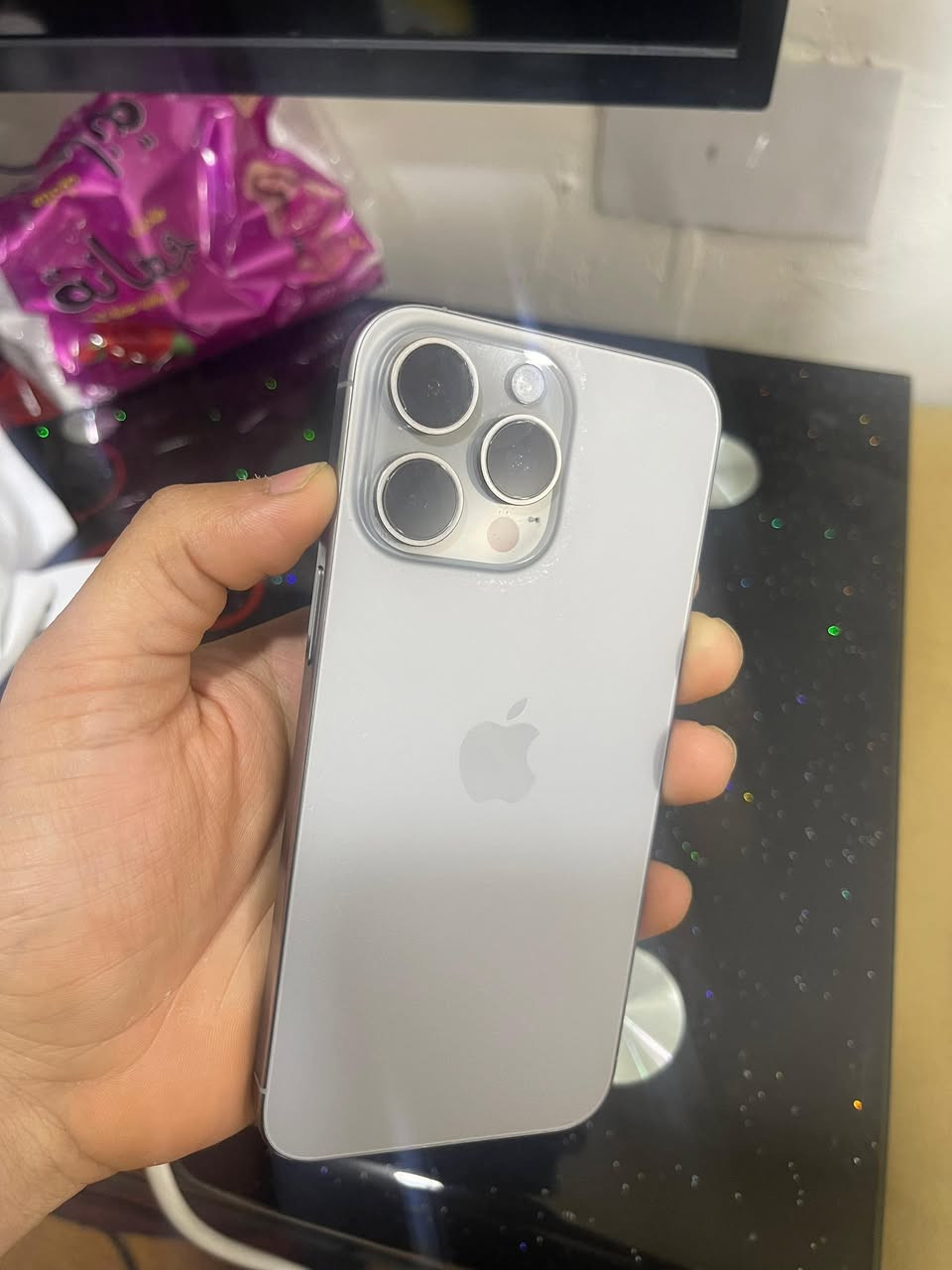 السلام عليكم ايفون 15 برو ماكس
لون تتانيوم
بطارية:84 عدد الشحنات668 بطارية بلاد ما معلاية
ذاكرة:256
جهاز بلادي مكفول من أي شي شخط مابي 
السعر المطلوب مليون وبيه مجال بسيط للشراي مكاني بعقوبة للتواصل خاص


**إذا كنت صاحب هذا الإعلان وتريد حذفه لأي سبب، رجاءا أرسل رسالة إلى الدعم الفني**