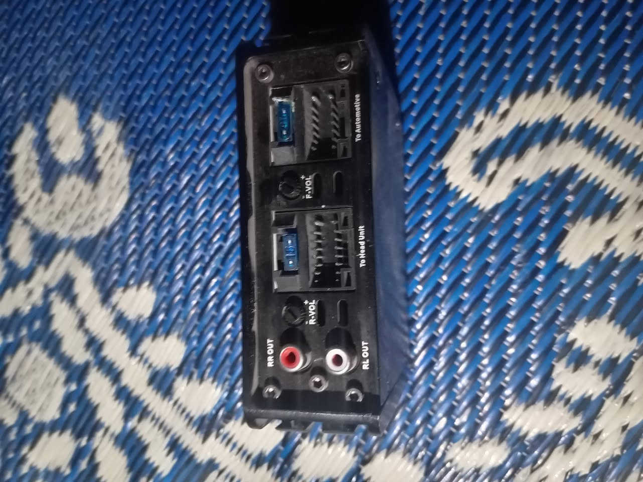 السلام عليكم دمام وجهاز مضخم وشمعه امريكيه  طولها 90 سم شرط الضوه مالها من الفلكه لشركة اسكانيه للبيع واتساب *********** مكان المخابرات يم السجه
