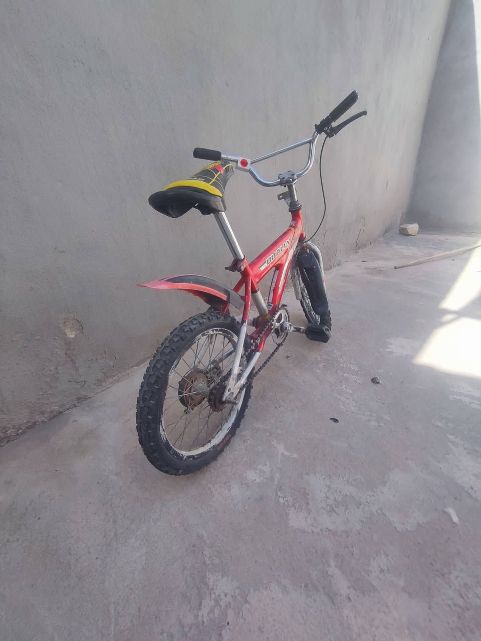 بايسكل باله
حجم 16
السعر 50 وبيها مجال 
للاستفيار ***********
