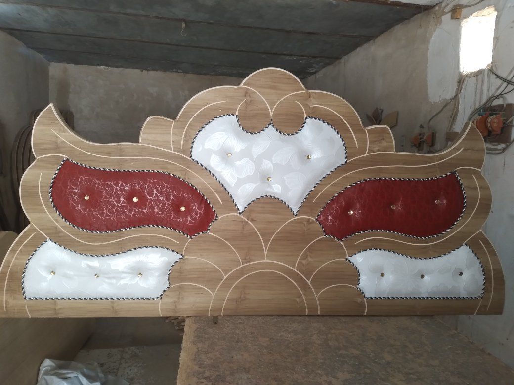 متوفر تاج جرباية غرف نوم جملة 
شغل عراقي 
مكاني الحلة 
***********
