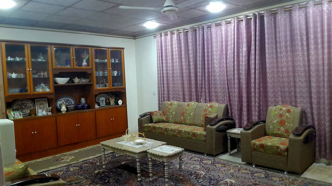 السلام عليكم دار للبيع 250 متر سامراء حي الافراز حرف T رقم العقار 3388 بدون تحفظ بناء 2008 غرفتين نوم البيت حلو ينسكن مو تفليش  ومكانة هم حلو 
للاستفسار الاتصال على ***********
أو زورونا على مكتب المميز للوساطة العقارية حولي المثنى بالشهداء مقابل الجبيرية الثالثة مجاور  صيدليه جوهرة المدينة
