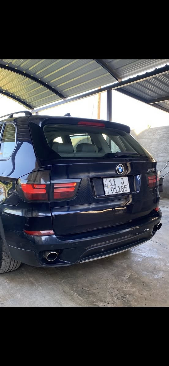 السلام عليكم 
للبيع x5 موديل 2009 
مكينه n52 المرغوب  
مكينه وگير مكفولات 
بيها قطعتين بنيد وباب 
جاهزة تخم تاير جديد
سعرها 120$ ورقه وبيها مجال 
مكانه صلاح الدين الضلوعيه 
اتصل ***********
