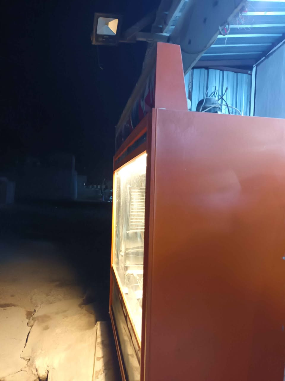 بەرادی گۆشت بۆفرۆشتن سەعر ٥وەرق $رەقەم مۆبایل *********** أربيل, العراق
