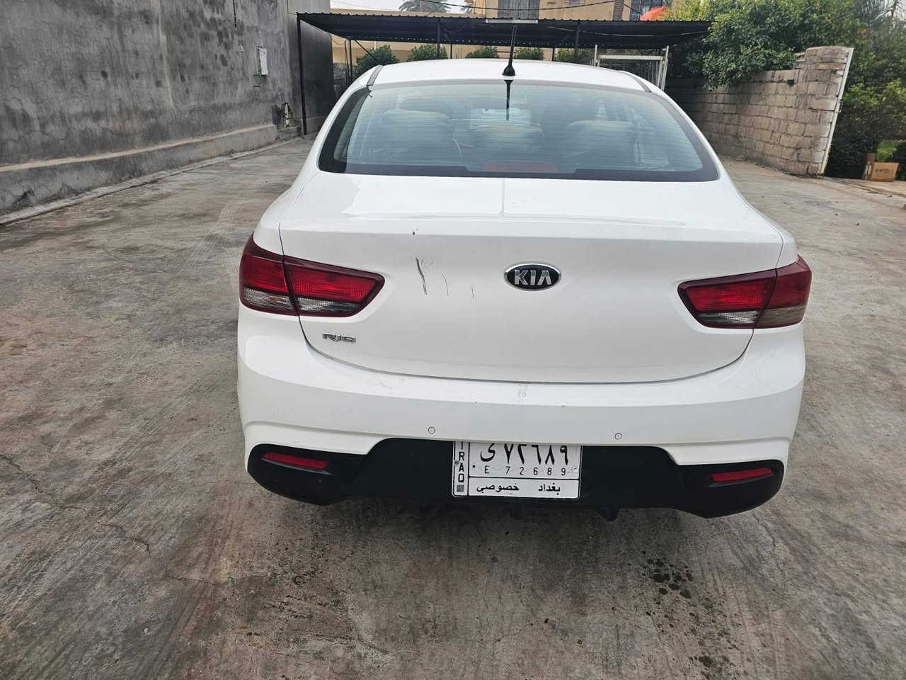 كيا ريو موديل 20 وارد خليجي ماشيه 71 بيها طخه بسيطه من جهة الراكب وبالجنطه مثل ما موضح بالصور ما معدلها 
السعر 120 وبيها مجال ***********
