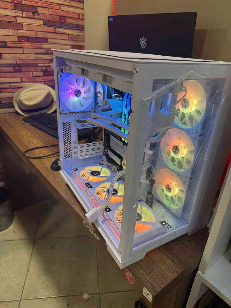 Pc gaming  ***********
R7 7800x3d
Ram32 6400lexar ddr5
Rtx4070ti msi suprem x
1Tssd nvm dw black7000
thermalright 850w platinum
Coolar 360 thermal right
X670gaming plus wifi أربيل, العراق
