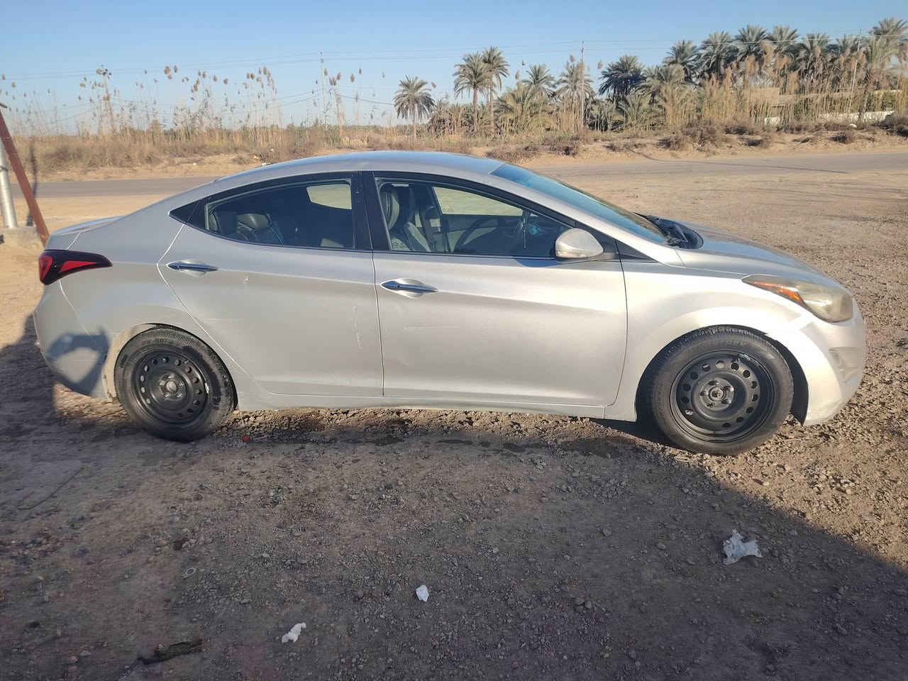 السلام عليكم
النترا 2016 امريكي  مكينه 1800

حادثه الجاملغ الخلفي وبابين جهة السائق  وبالعراق صار بيه صبغ البنيد والجاملغ الامامي 

فول مواصفات عدا الفتحه 

لد امامي خلفي والعالي زنون 

كشن السائق كهربائي 

اربع وضعيات قياده 

بصمة ابواب +تشغيل 

مانع انزلاق 

وبعد بيه هواي مواصفات 

رقم بغداد انكليزي هزه وسنويه جدد

السياره جاهز وخير من الله 

مكان السياره كربلاء طوريج 

السعر 105 وبيه مجال للطيبين 

للاسفسار:  ***********
