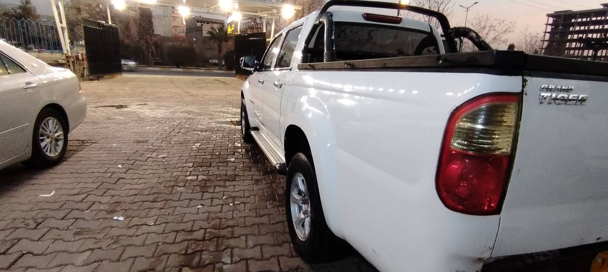 گراند تایگەر 2014
رەقەم سلێمانی
جام کارەبا
ناو فۆرمیکا و سور
کوشن مەرزیە
یەک پەڵە بۆیاخی هەیە سەرچەملەخی سەکن
مەکینە مستۆبۆشی قەزافی شەریکە
سەیارەکەی بێکێشەیە ماڵی کەسەبەتە
*********** السليمانية, العراق
