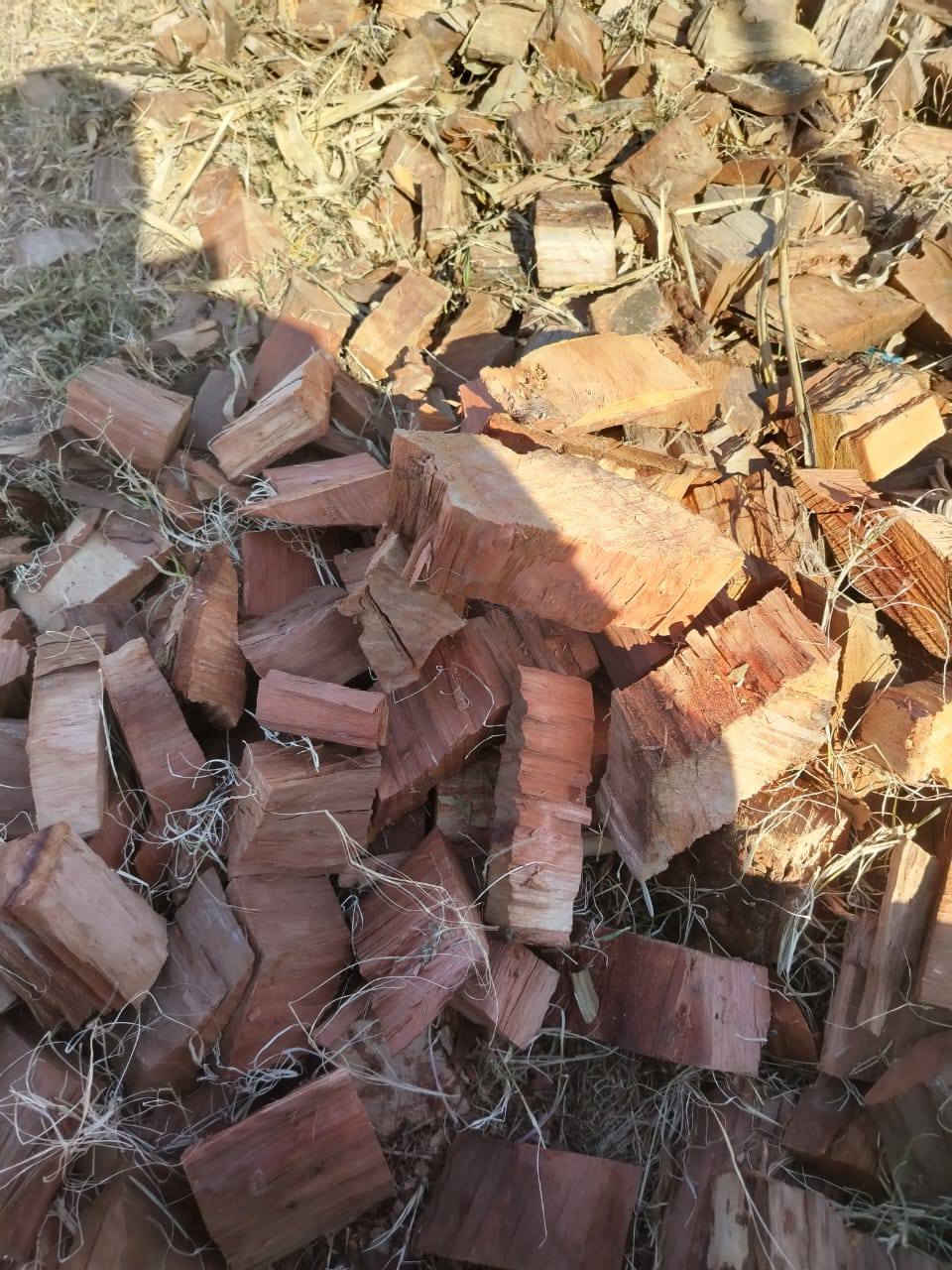 سلام عليكم متاح حطب مفشك كواني كله يابس اتصل ع *********** بي واتساب كذالك يوجد خدمت توصيل
