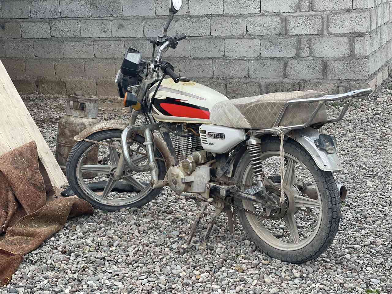 السلام عليكم 

يوجد موطور. SAVINY (ساڤاني)للبيع 
للاستفسار على هاذه الرقم. ***********
