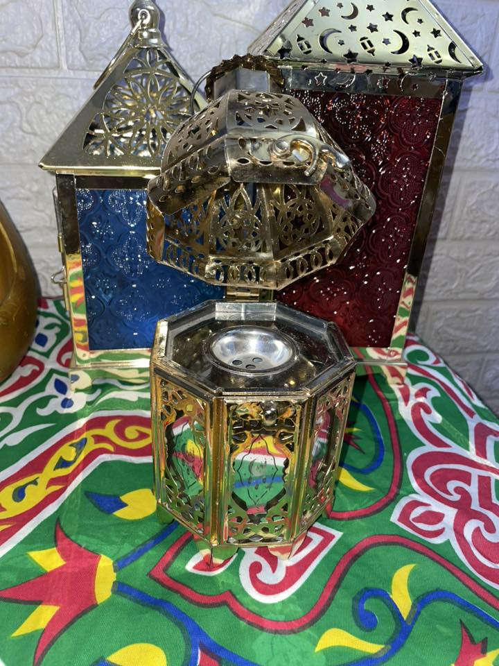 اغراض رمضانيه ومفرش تخم عشر مقاعد جديد ما مستخدم ولا مره العنوان بغداد السيديه
***********
