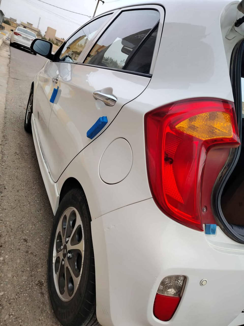 بعد التحية
كيا بيكانتو 2013 خليجي 

سنويه بسمي تحويل بسم المشتري 

السياره مكفوله كفاله عامه عده مكانين بارد بسيطات جدآ على الفحص

تخم كاير جديد صدر أمامي خلفي جديد استخدام شخصي اسبير طوارئ كامره خلفيه 

السنويه جديده لحد 2028  أرقام جديده نكليزي مابيها كل نقص تغليف ارضيه وكشنات جلد جاهزه ونضيفه 

السعر 90 وبيها مجال قليل حك الجيه المكان الصويره واسط 

***********
