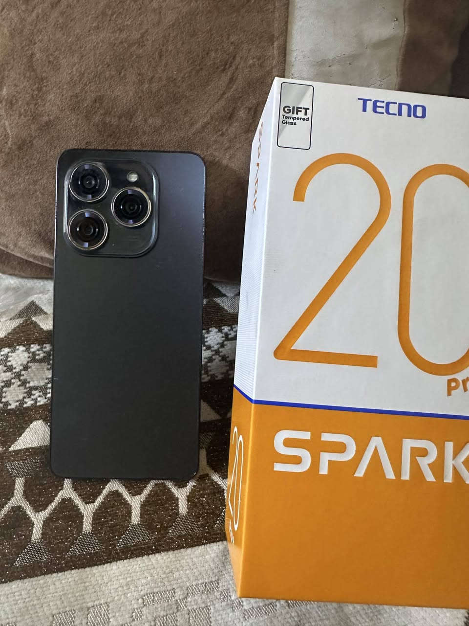 السلام عليكم  تكنو سبارك 20 برو جهاز نضيف مكاني بغداد العبيدي ***********
