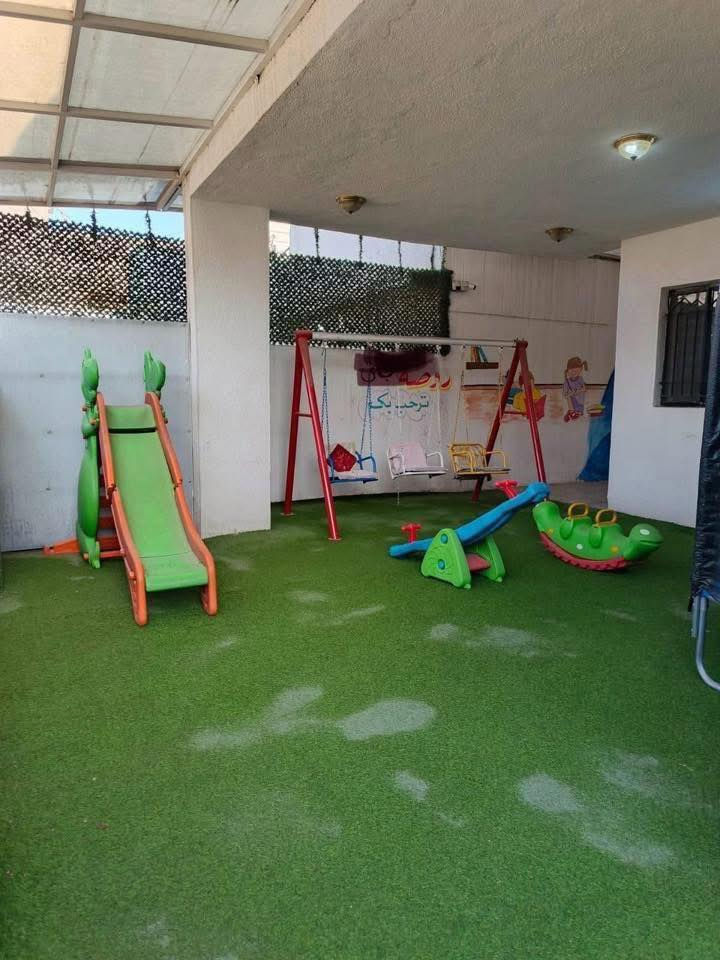 مشروع كامل للبيع .. ب28 مليون دينار فقط
روضه جاهزه للبيع 

المساحه 500 متر 

الايجار الشهري مليون و800 الف 

طلاب تقريبا 35 بالامكان استقطاب طلاب اكثر وتطوير الروضة .

وارد شهري 3 ملايين وخمسمائة الف بالامكان زيادة الوارد

تحتوي روضه وحضانه وصف خاص 

موقعها الدوره الميكانيك حي الحضر قرب مدرسه الاكنان 

الاجازه قيد الانجاز 

قسط الروضه 100 

قسط الحضانه 150 

قسط الصف الخاص من 250 إلى 450 حسب الحاله 

سبب البيع عدم التفرغ 

***********
