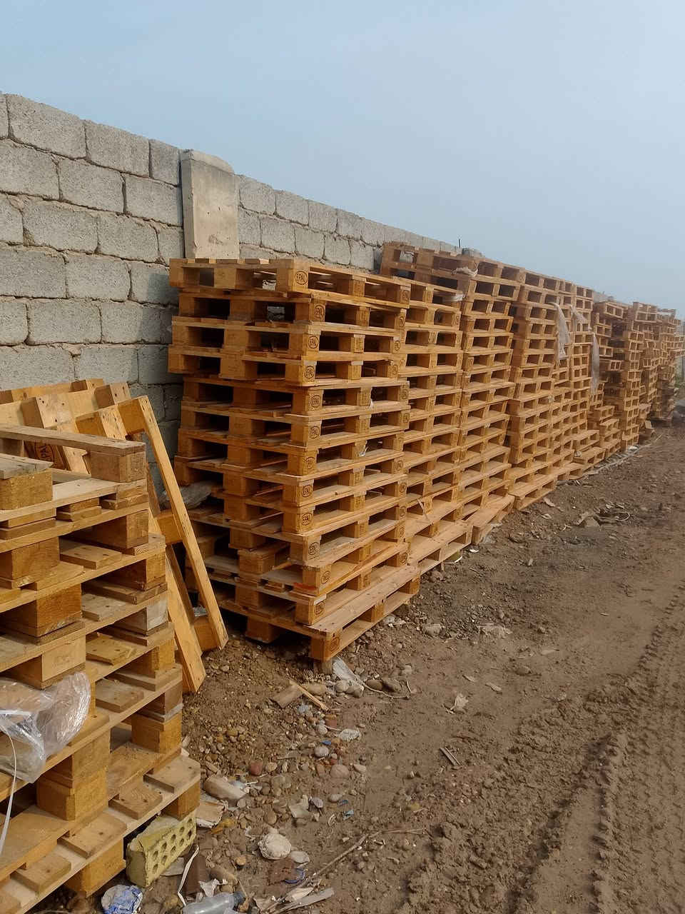 سكيب نجاري ثقيل متروس قياس 120 في 80 العدد 130السعر 10 الف قفل العنوان بغداد الدورة قفل ب 10 الهاتف ***********
