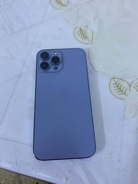 iphone 13pro max  ذاكره 256 بطاريه 90 جهاز نضيف على وضع الشركه بي مشكل...