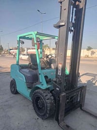 للبيع او مراوس 5 طن ملاحظة الرافعة بانزين 07756474013