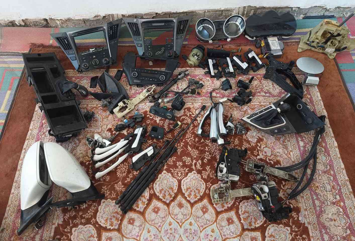 السلام عليكم فرطه كامله مال سوناتا وكيا اوبتما السعر القطعه 5 الف ابيع شلع تقريب 50 قطعه  بغداد رصافه اكو توصيل للمحافظات الاتصال ***********
