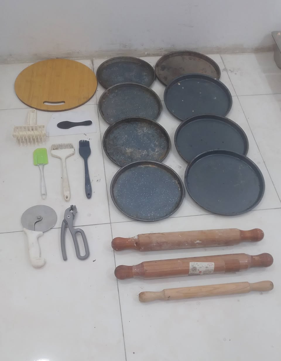 غراض بيتزا كاملة...نظيفات اخت الجدد...
سعرهن كلهن ب ٣٥  الف
بغداد الشعب ***********
الشراي يتصل واتساب او رصيد
