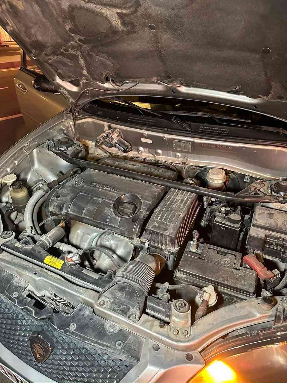 بروتون 2016 مكينة 1600 مابيها حادث مابيها صبغ فقط بارد باب خلف لسايق فقط سياره جديده ومابيها كل نقص مشيها قليل دينار مابيها مصرف كامله وجاهزه 
السعر ب80$ وبيها مجال للشراي 
المكان الشعب 
للاستفسار:0770 068 9985
