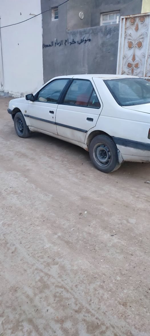 السلام عليكم بيجو روا موديل 2009 رقم نجف انكليزي بسمي مكينه نضيفه كير بس الرابع يفلت سعر 24 وبيهة مجال تخم تاير جديد مكان نجف قضاء المناذره رقم ***********
