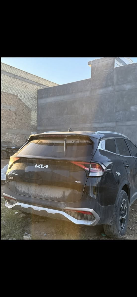 السلام عليكم
للبيع سبورتج 
موديل2023
ع حادثها سيارة منفيس بسمي 
دافع كمركها 
سعر96ورقة وبي مجال 
الاتصال***********
مكان سيارة بغداد حي قادسية
