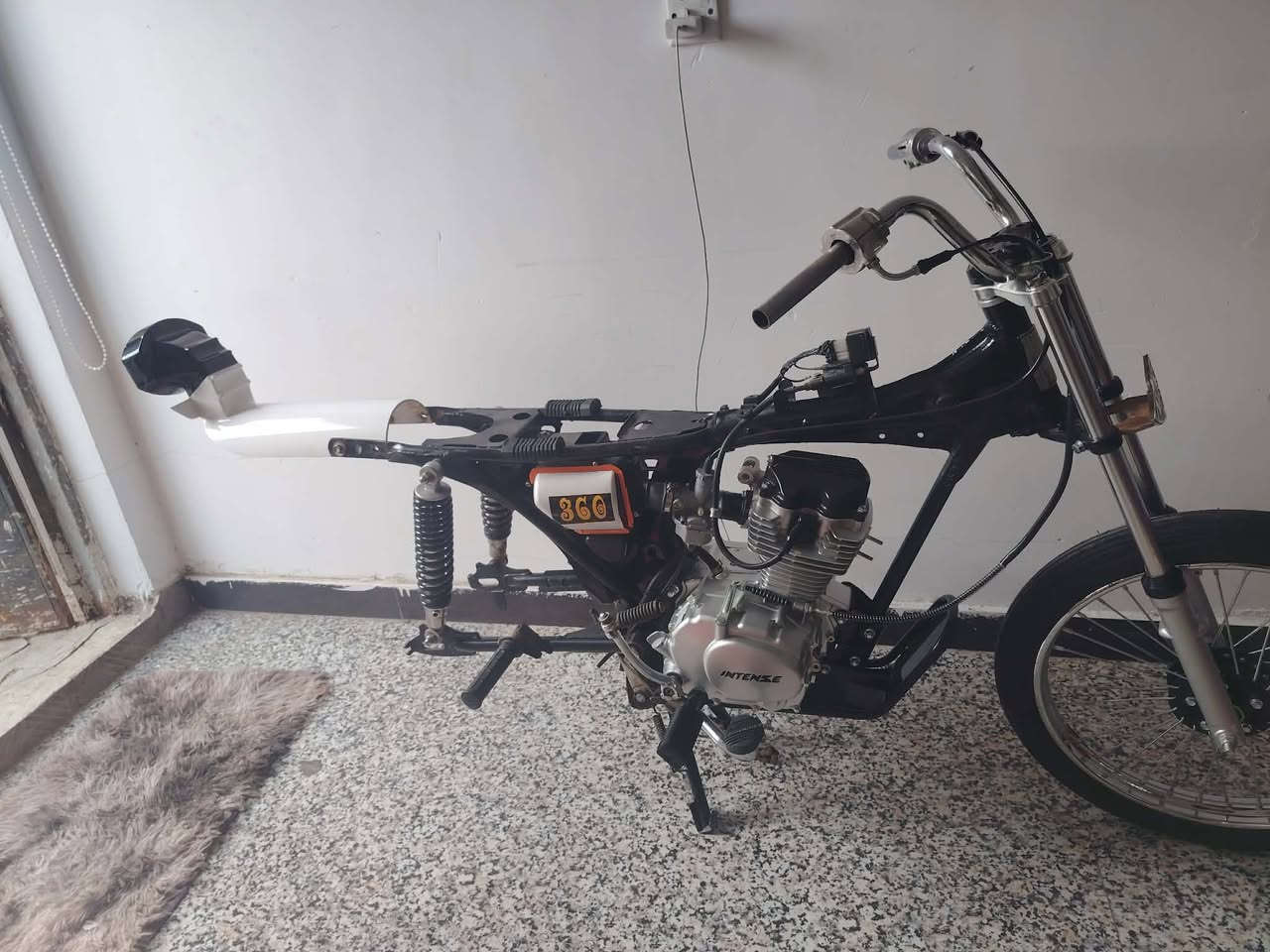 سلام عليكم شباب دراجه للبيع شاصي 19 اصلي سنويه ورقم باسمي دراجه صارلها اقل شهر تعمرت غراض كلها كامله بس اني مشادهن دراجه خير من الله ماعايزها شي اكرر سنويه شاصي اصلي شلامجه اصلي 19 اتصال ***********
