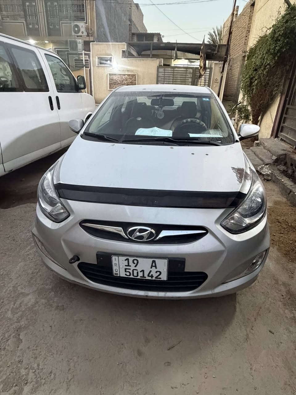 اكسنت مديل ٢٠١٥  محرك ١٤٠٠ خليجي  جاهزة من كلشي  فقط بيها هذي الطخة بالبنيد واكو صوت بالكير ما ادري اعتقد بالكير السيارة تمشي وكلشي ما بيها  السيارة لا مغسوله ولا شي كلش حلوه ونضيفة 

السعر 94 وبيها مجال 

مكلف بالنشر 
المكان كربلاء شارع الوائلي 
***********
