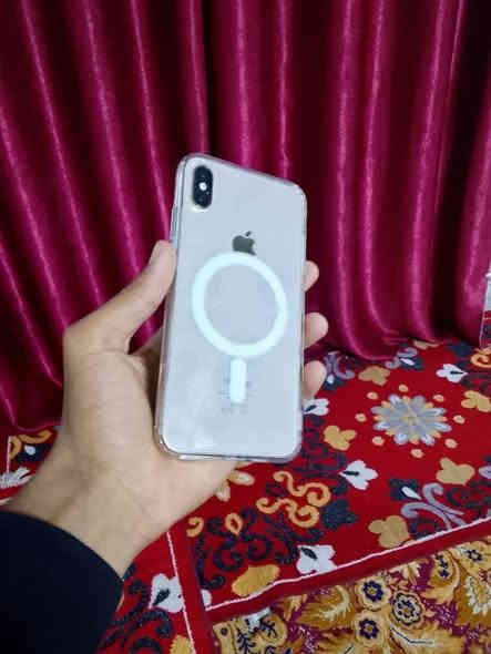 سلام عليكم 
ايفون اكس اس ماكس
شرق اوسط مكفول من كلي
ذاكره 256🔋100مرفوعه فقط 
جهاز ما مبدل بي شي مكفول 
مراوس بدراجه إيراني 20/19/18حتلو أنطي فرق عنوان صلاح الدين يثرب 
سعر 190للستفسار رقم ***********
