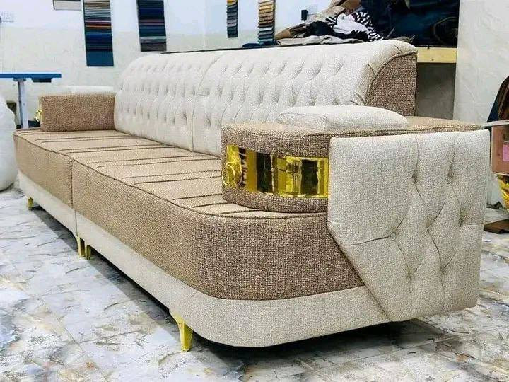 عرض خاص على ديوان عشر مقاعد توصيل بغداد جميع المحافظات مع ضمان كوشات هديه يوصل اي اختلاف عن صوره يرجع وتدللون اي موديل داخل منشور سعرها عشر مقاعد 330الف فقط حجز خاص


**إذا كنت صاحب هذا الإعلان وتريد حذفه لأي سبب، رجاءا أرسل رسالة إلى الدعم الفني**