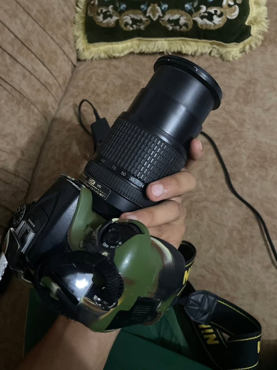 كأمره نيكون   D7100 كامره نضافه٩٠ مع بطاريه اصليه مع بدي حمايه مع شاحنه اصليه مع فيشه نقل صور للجهاز مع عدسه زوم من١٨_١٤٠


**إذا كنت صاحب هذا الإعلان وتريد حذفه لأي سبب، رجاءا أرسل رسالة إلى الدعم الفني**