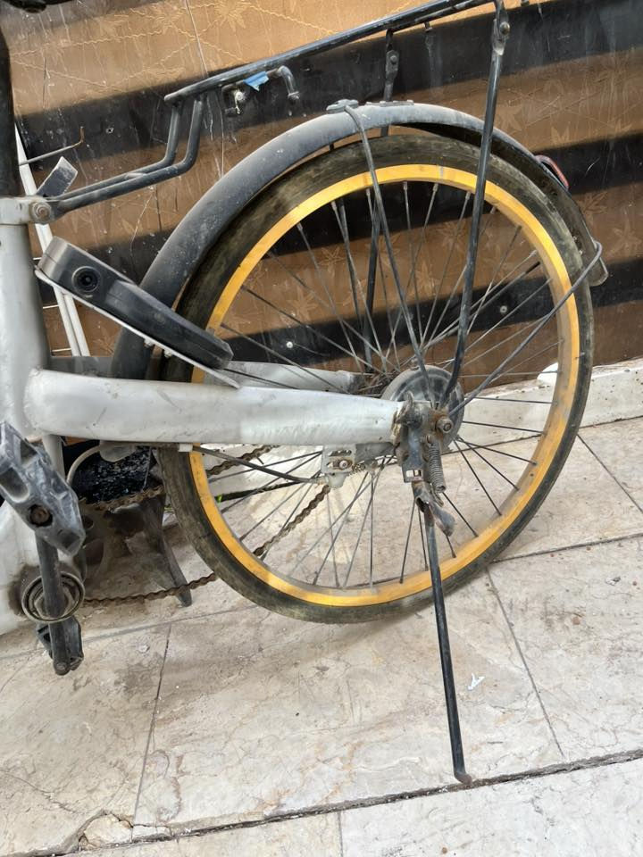 السلام عليكم بايسكل للبيع كلشي مابي بس يحتاجلك غسل تايرات جوبلس
سعر 50 
***********
