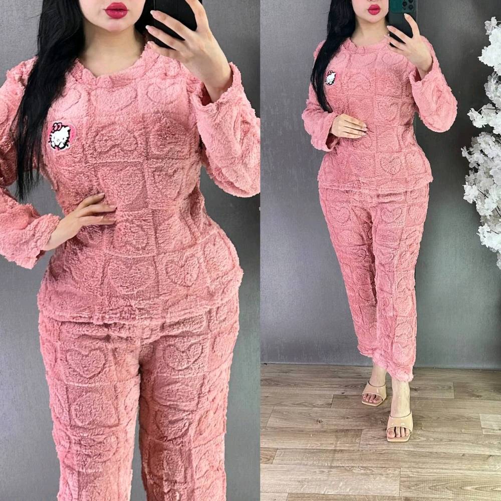 يوجد تراكات قياس فري سايز
بسعر 10الاف دينار
ويوجد دشداسه قماش قديفه لون تايكر بجميع الوانه سعر 17الف 