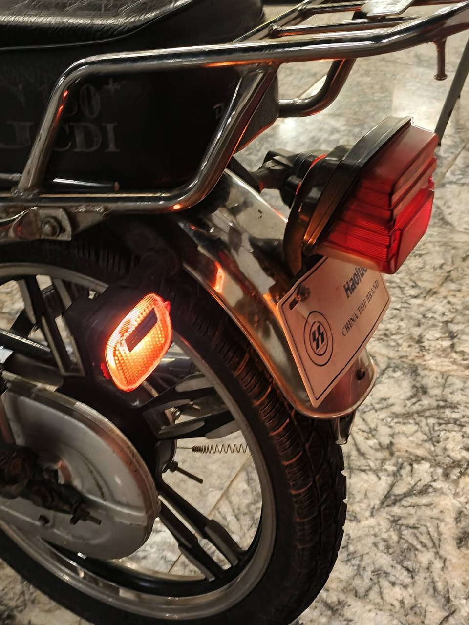 السلام عليكم ماطور ايرني سيفان للبيع
مابي اي نقص مال جناي لا مفتوح ولا مجفت  سعر خاص 
المكان الرمادي صوفيه الاستفسار على هذا رقم ***********
