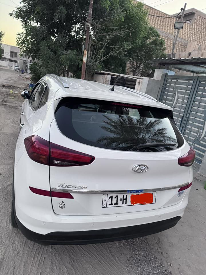 هيونداي توسان ابيض 2020 خليجي – وكالة الگاصد
المواصفات

محرك 2000 CC (DOHC)
محرك وكير مكفولة
عداد مسافة km 72,000 
فول مواصفات عدا البانوراما
5 عدسات لايت دوّار
5 ويل كب
ويل 18 كروم
كشنات جلد مشمشي قص بقلاوة
كشنات كهرباء
تبريد قطعتين
شاشة كبيرة
وكالة الكاصد
أبيض خليجي

السيارة مكفولة بدون اي  الصبغ 
عدا تصليح بسيط بالدعامسة فقط مرشوشة

رقم بغداد إنكليزي
سنوية جديدة الى 2030 باسمي

للاستفسار والسعر
*********** واتس اب او اتصال
أو مراسلة خاص

