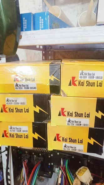 السلام عليكم اخوان 
يوجد مواد احتياطيه لكافة دراجات الشحن 
بطاريات + عقول + شاحنات + دشبول + ويل خلفي و ويل امامي + كهربائيات عامه + ماشات + اشاير + لايتات . كلشي متوفر يوجد خدمة توصيل فقط اتصل علواتساب على هذا الرقم *********** بغداد
