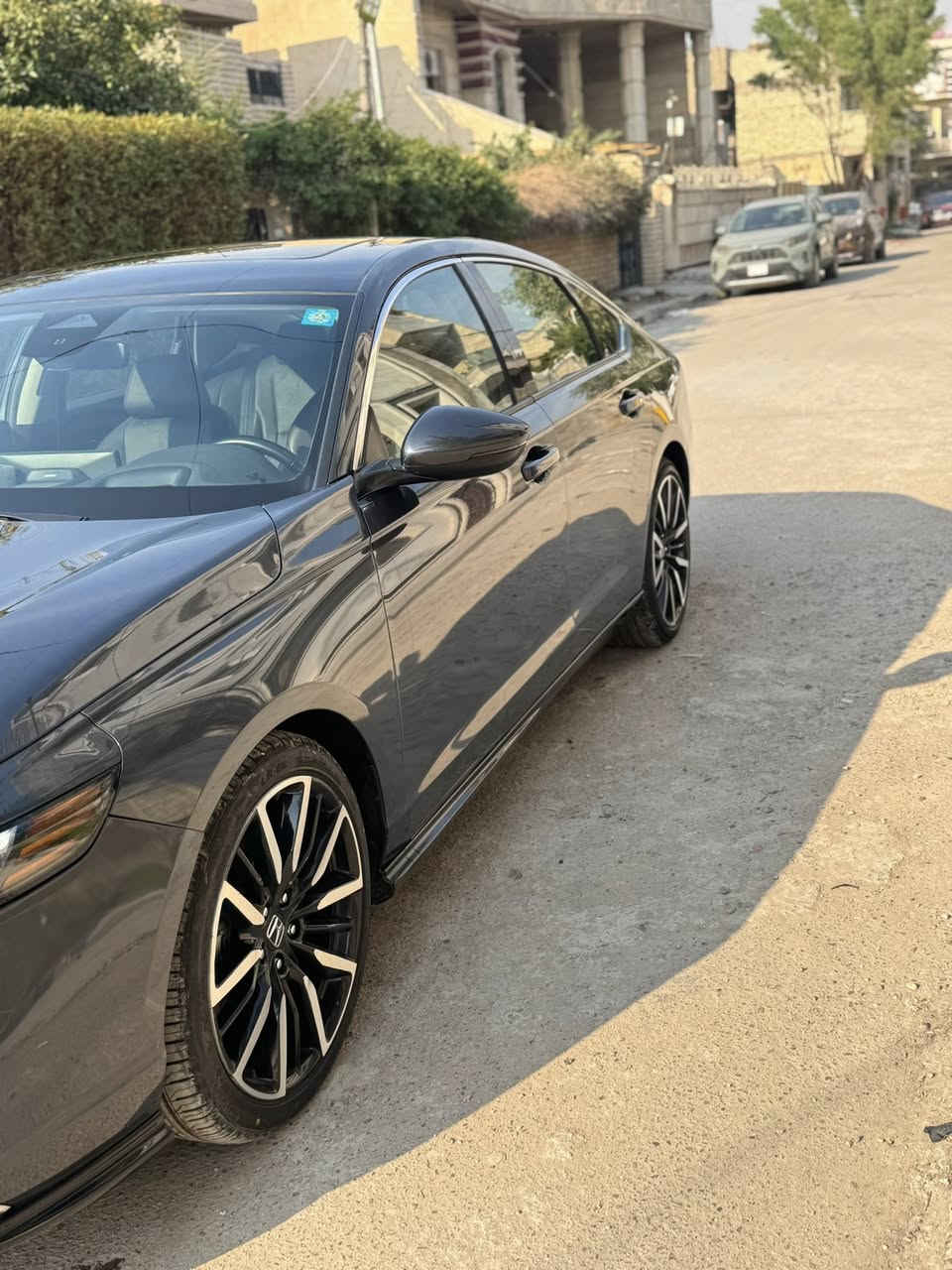 هوندا اكورد تورنك 2023 اعلى فئه بل هوندا فول للاخير مواصفاتها معروفه محاجه اذكرها ماشيه 35 الف كيلو متر فقط 

 الحادث مال مزاد جاملغ وباب طخه بسيطه ومن امريكه طلع بيها جاملغ وباب خفيفات يعني لا دواخل لا لغود كله سليم حادثها كلش خفيف وحلو ايرباكات مصلحه فقط

السياره مصلحه للاخير درجه اوله اي نقص مبيها صرفت عليها 30 ورقه كله اصلي شديت 

صور الحادث مال مزاد مرفقه 

للاستفسار ***********
